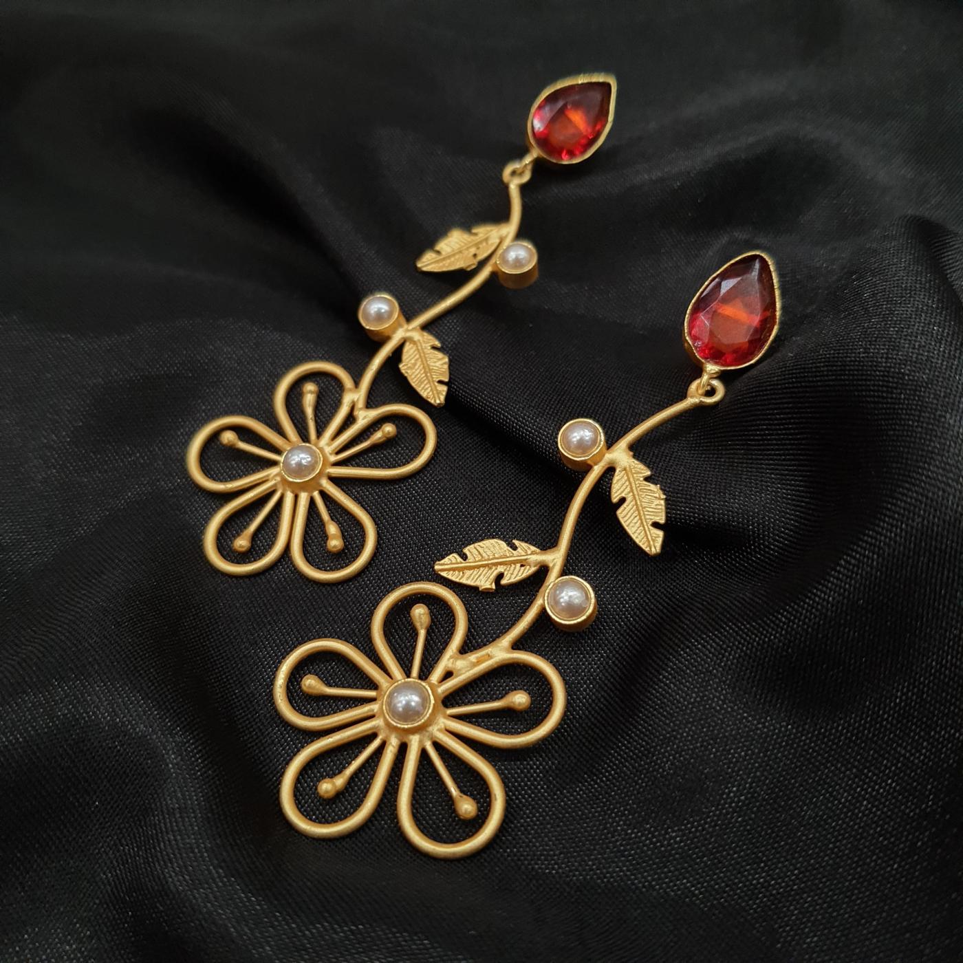 Modern Earrings Red Gold
