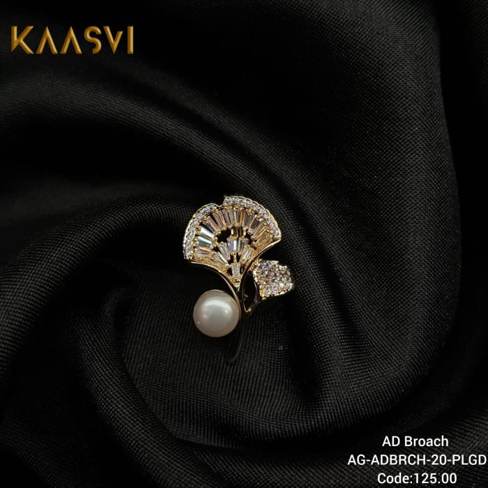 Brooch-20-Pearl Gold