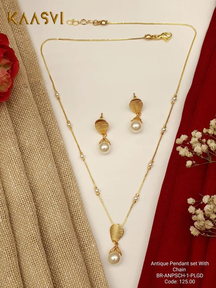Antique Pendant Set With Chain-1- Pearl Gold