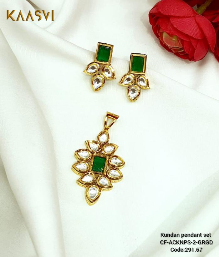 Pendant-2-Green Gold