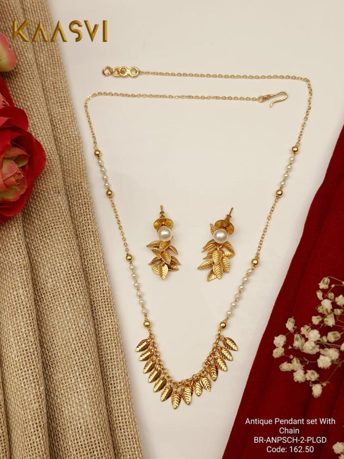 Antique Pendant Set With Chain-2-Pearl Gold