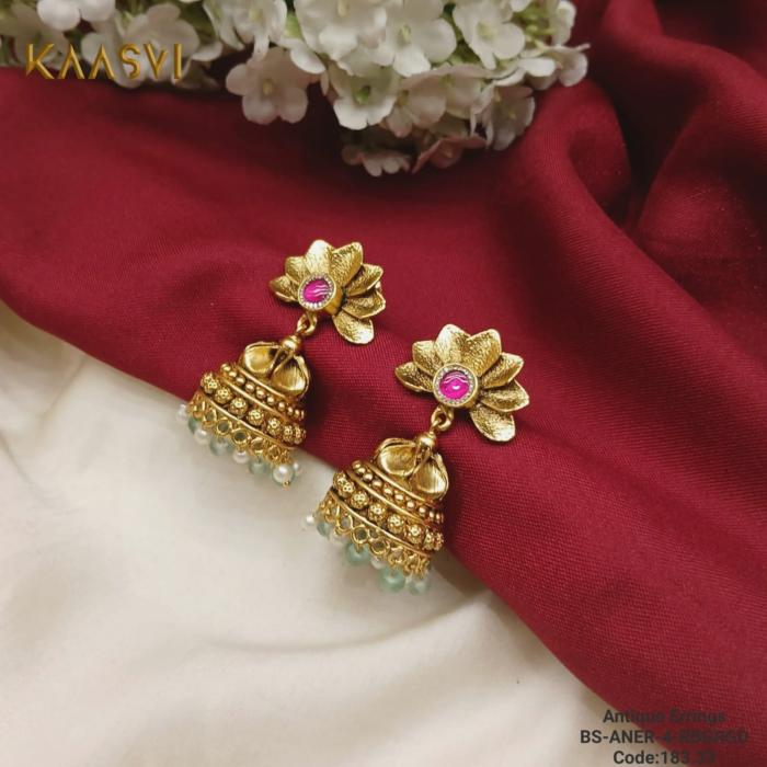 Antique Earrings-4-Ruby Gold Cream